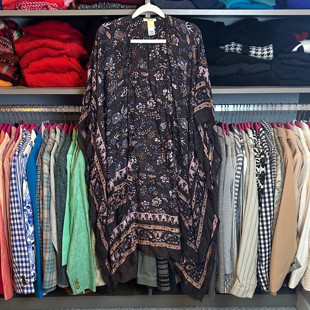 Maurice’s brown/pink/blue floral open front kimono OS